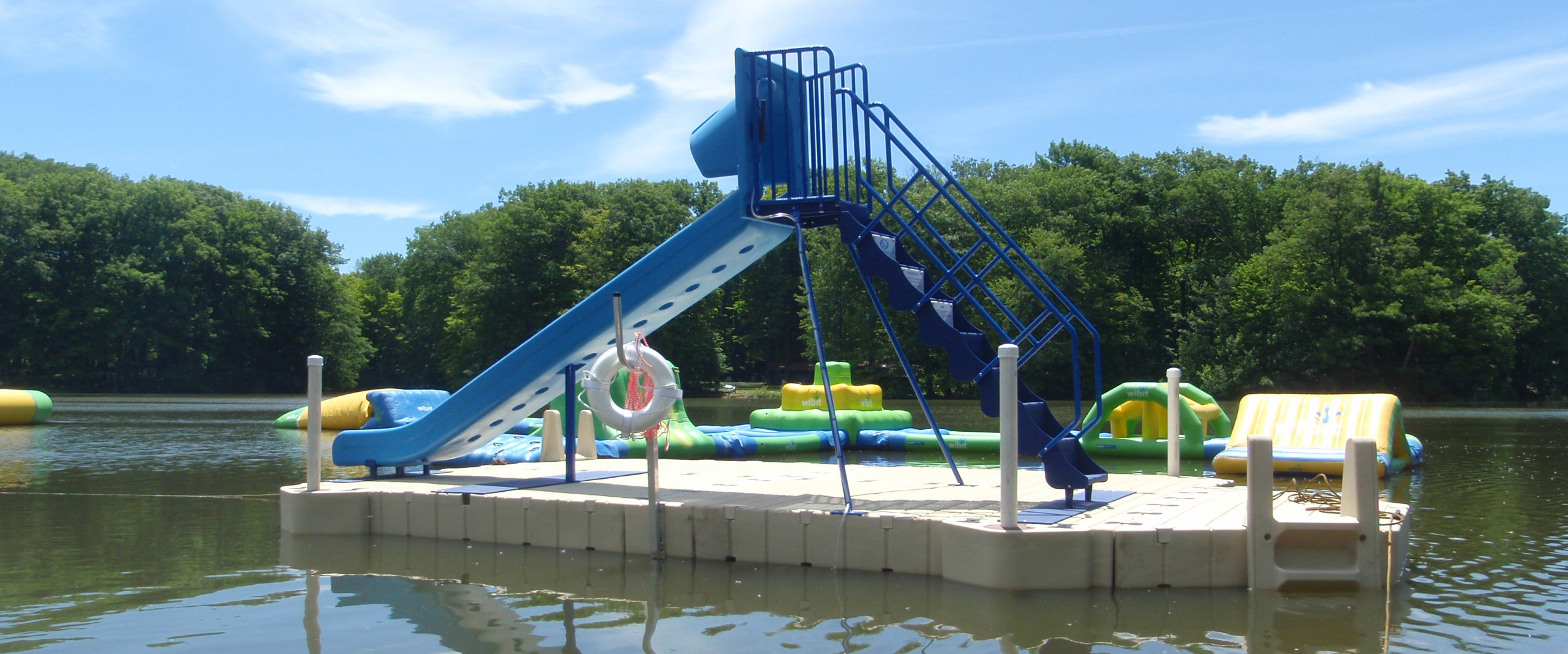 plastic dock with slide
