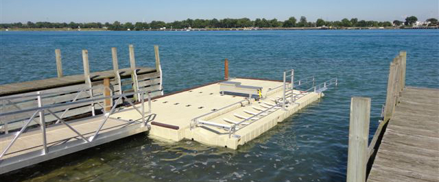 Large kayak launch with rail